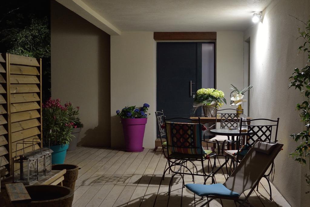 Sous Les Oliviers - Piscine Chauffee - Studios De Standing Tout-Equipes Saint-Maximin 外观 照片