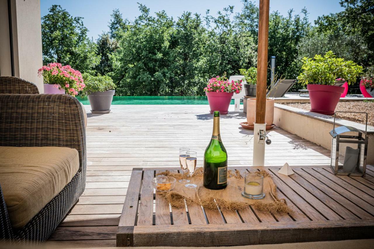 Sous Les Oliviers - Piscine Chauffee - Studios De Standing Tout-Equipes Saint-Maximin 外观 照片